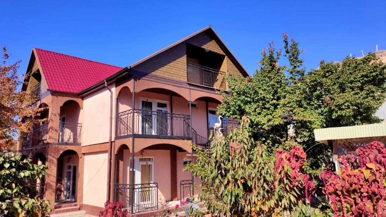 Hotel Natalia Kaji-Say 외부 사진